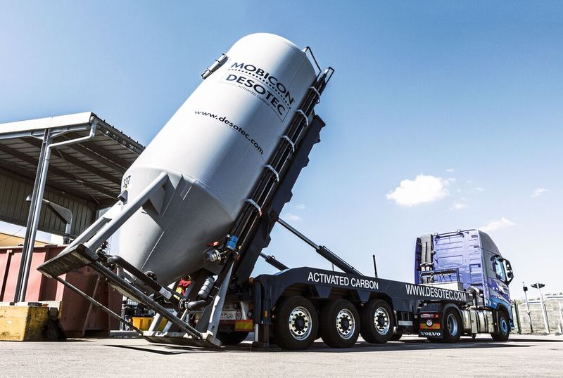 Mobile Aktivkohlefilter reinigen bis zu 60 m3/h Abwasser. (Bild: Desotec)