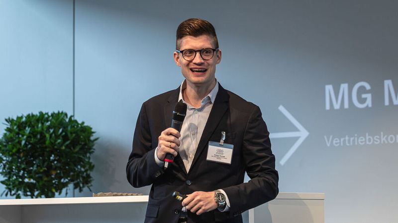 Philipp Hempel, Sales & Network Director DACH bei MG Motor Deutschland, berichtete über seine Erfahrungen mit dem Agenturmodell im Handel. (Bild: Stefan Bausewein)