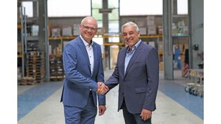 Jens Groninger (links) und Dietmar Renz, Geschäftsführer von Reinraumtechnik Ulm (Bild: Groninger)