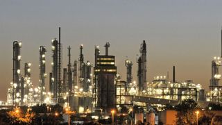 With an area of approximately ten square kilometers the Ludwigshafen Verbund site is the world’s largest integrated chemical complex.  (BASF/B. Kunz)