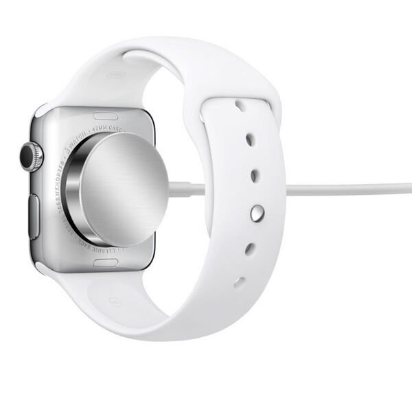 Der Akku der Apple Watch soll bis zu 18 Stunden durchhalten. Mit dem magnetischen Connector soll sich die Uhr quasi „idiotensicher“ auch im Halbschlaf laden lassen. (Screenshot/www.apple.com/de)
