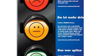 Jeder Kunde bekommt diesen aus drei Postkarten bestehenden Fragebogen, mit dem er seine  Meinung äußern kann. (VBM / Krenz )