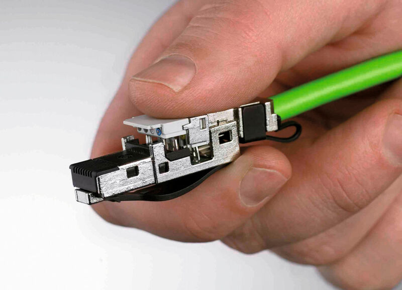 IE-Line Steckverbinder mit Steadytec-Technologie: Die gigabitfähigen Steckverbinder mit IDC-Anschlusstechnik lassen sich ohne viel Aufwand konfektionieren. Ein Presswerkzeug ist nicht erforderlich. (Bild: Weidmüller)