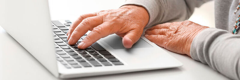 Das hessische Digitalministerium will 200.000 Euro bereitstellen, um die digitale Kompetenz von Senioren zu stärken