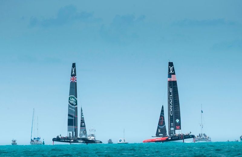  (Lload Images / Land Rover BAR)