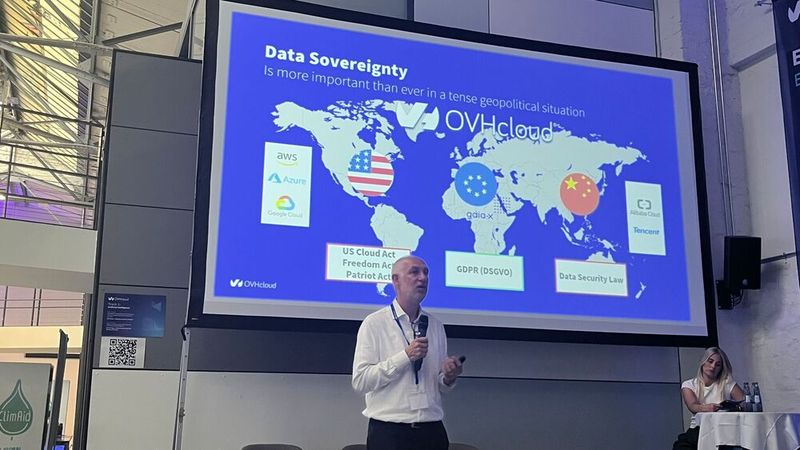 Was bedeutet eigentlich Datensouveränität? Falk Weinreich, General Manager von OVHcloud, eröffnete den Ecosystem Summit. (Bild: Vogel IT-Medien)