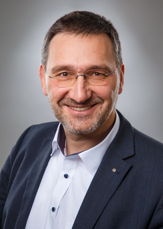 Dr. Andreas Wierse, Geschäftsführer von Sicos BW: „Künstliche Intelligenz und Nachhaltigkeit entwickeln sich dabei zunehmend zu strategischen Handlungsfeldern. Entsprechend wächst der Bedarf an Orientierung und praxisnaher Unterstützung.“(Bild:  Sicos BW)
