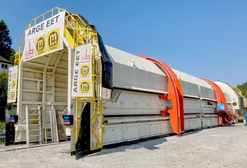 Mit diesem Vortriebsportal zerschneiden die Deutsche Bahn und ihre Projektpartner den Elleringhauser Tunnel. Er soll saniert und erweitert werden.  (Bild: ARGE EET)
