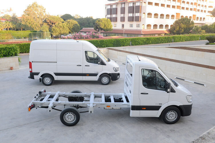 Neben der Kastenwagen-Variante Cargo gibt es den H350 als Fahrgestell. (Foto: Hyundai)