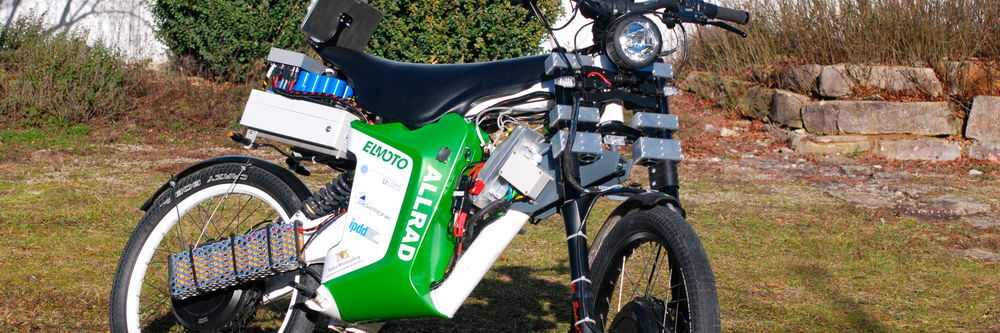 Sicherheitsfahrwerk Mit Elektro Allradantrieb Fur Motorrader Entwickelt