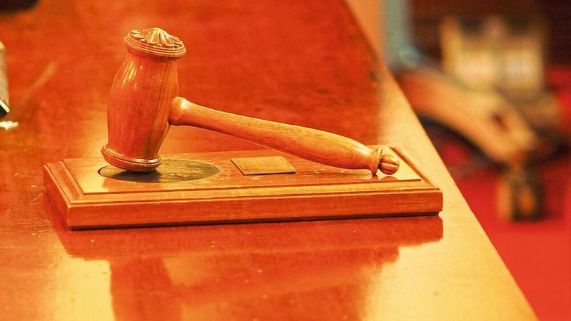 Das Oberverwaltungsgericht des Saarlandes sieht den Grundsatz der Gleichheit nicht gewahrt, wenn einzelne Branche des Einzelhandels bevorzugt werden. (Bild:  gemeinfrei /  Pixabay)