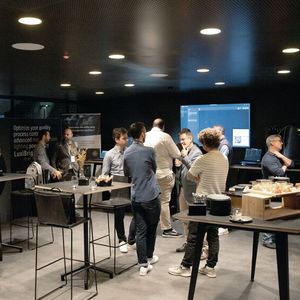 Organisé à la Vaudoise Arena, cet événement a réuni un large panel de participants issus de différents secteurs industriels, venus échanger autour des enjeux et innovations liés à la vision industrielle.(Source :  L.E.S.S.)