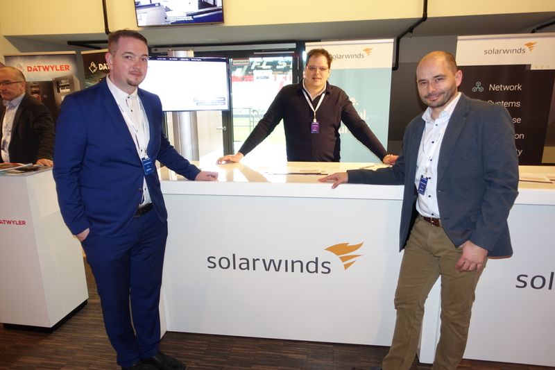 Arne Westphal, (Nuvias), mit Amir Gharred und Christian Ohsam, (v. l., SolarWinds) sind Standfest. (Bild: IT-BUSINESS)