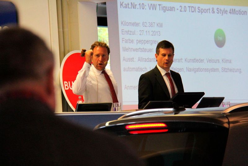 An drei Auktionstagen brachten die Auktionaren 750 gebrauchte Fahrzeuge unter den Hammer. (Buchbinder)