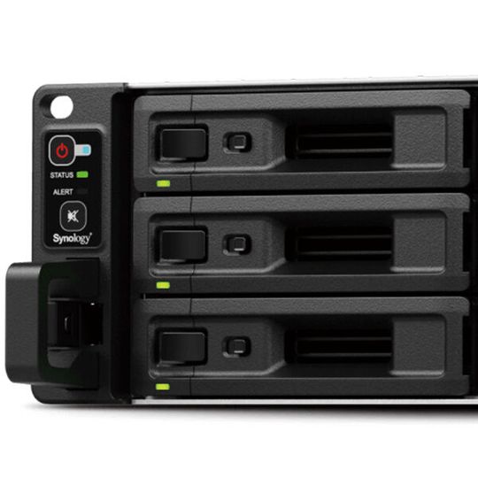 Die Synology-Reihen SA3400 und SA3600 bieten viel Platz und Leistung für große Datenmengen.(Bild:  Synology)