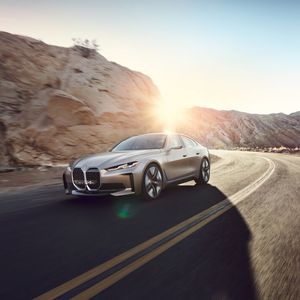 BMW gibt einen Ausblick auf den i4.(Bild:  BMW)