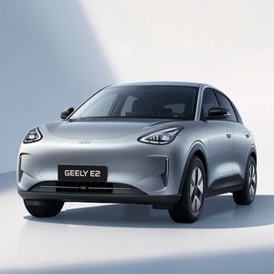 Das Design des gut 4,1 Meter langen Hatchbacks ist gefällig.(Bild:  Geely)