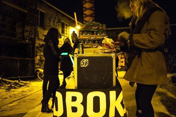 Der Hersteller gibt die Batterielaufzeit der Box mit durchschnittlich 40 Stunden an – bei normalem Geräuschpegel. (Bild: Soundboks)