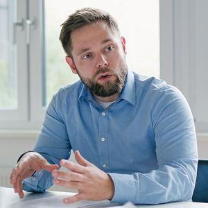 „Weil sich die Anwender immer breiter aufstellen, benötigen sie entsprechende Maschinen, die ein noch größeres Spektrum abbilden“, sagt Daniel Demlang, stellvertretender Konstruktions- und Entwicklungsleiter bei der F. Zimmermann GmbH.