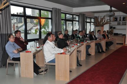 Die Teilnehmer lauschen interessiert dem Vortrag. (Archiv: Vogel Business Media)