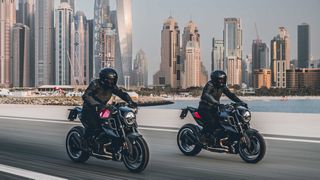 Die Brabus 1300 R ist auf zweimal 77 Exemplare limitiert. (Brabus)