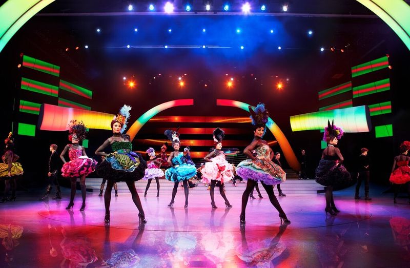 Showbühne Friedrichstadt-Palast: Revue mit Kostümen von Christian Lacroix. (Friedrichstadt-Palast/Bild: Robert Grischek)