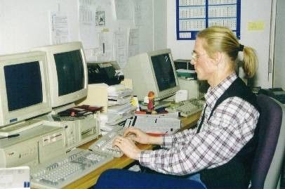 Mikko Hyppönen, heute Chief Research Officer bei F-Secure, im Jahr 1994 bei der Arbeit. Er startete 1991 seine Karriere im Unternehmen. Vor mittlerweile über 20 Jahren richtete sich die Virenbekämpfung vor allem gegen Mac-Viren. 1991 entwickelt das Unternehmen den ersten heuristischen Scanner für Virenschutzprodukte. (Bild: F-Secure)