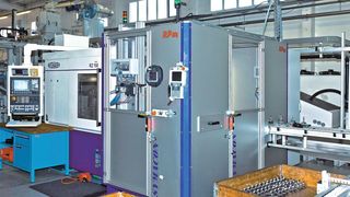 Die Roboterplattform nimmt nur eine Fläche von 1,5 m x 2,5 m in Anspruch.  (Bild: Symacon)