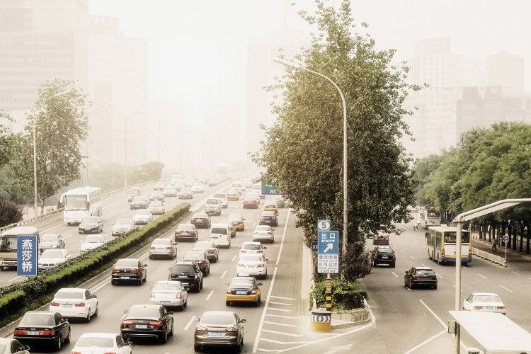 Die erste Stufe des Stauassistenten, der im kommenden Audi A8 bis zu einem Tempo von 60 km/h funktioniert, dürfte in China angesichts der teils chaotischen Verkehrsverhältnisse ein breites Anwendungsfeld finden. (Foto: Audi)
