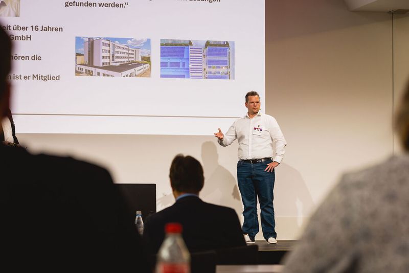Impressionen vom 24. Würzburger EMS-Tag: Im Mittelpunkt standen aktuelle Branchenthemen, praxisnahe Impulse und insbesondere der persönliche Austausch innerhalb der EMS-Community. (Bild: Stefan Bausewein)