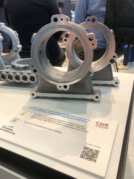 Im selektiven Laserschmelzen mit Aluminium sind diese Einspritzringe. Diese setzt CMB.Tech zur Umrüstung von Dieselverbrennungsmotoren auf Dual-Fuel-Wasserstoff-Verbrennungsmotoren ein. (Bild: VCG/Juliana Pfeiffer)