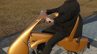 Ein funktionstüchtiger Prototyp des elektrischen Faltrollers MOVEO ist bereits auf Ungarns Straßen unterwegs (Bild: Antro Group)