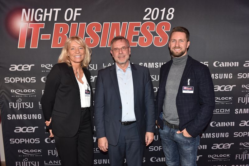 Claudia Ketzer, ESET, mit Prof. Dr. Dueck und Christian Grahl, Huawei. (Bild: Hannes Magerstädt)