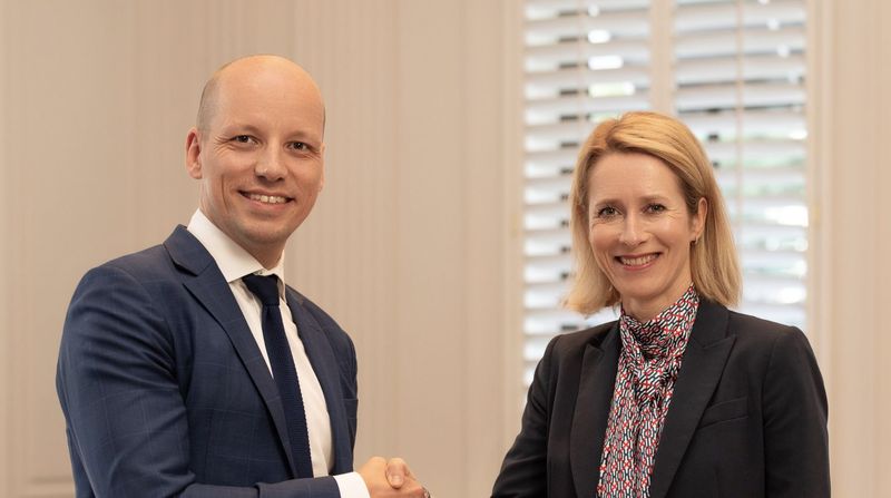 Gundbert Scherf, co-founder and co-CEO of Helsing (l.), and then-Estonian Prime Minister Kaja Kallas (r.), at NATO’s Washington Summit where Helsing announced the establishment of Helsing Estonia. (Source: Helsing SE)