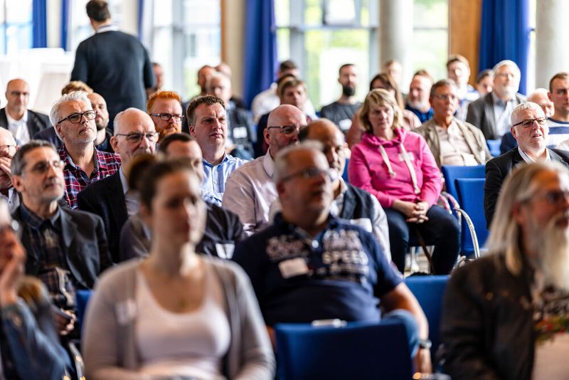 Vorträge, Workshops und Keynotes zogen ein großes Publikum an und waren spannend und informativ. (Bild: Dierck Group)