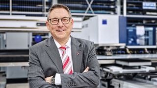 Als die Corona-Infektionen im Frühjahr 2020 international zunahmen, war Thomas Luippold, Leiter der Competence Factory von Binder klar, dass da etwas kommen könnte. „Damals bauten wir jährlich nur ein paar hundert Stück unserer ‚Freezer'“, erinnert er sich. Doch dann ging es los: Monat für Monat kamen mehr Aufträge aus aller Welt. (Bild: Trumpf/Dirk Kittelberger)