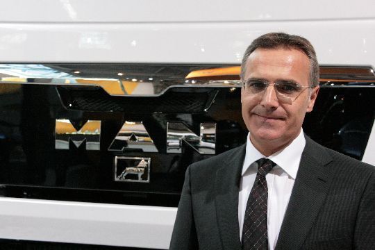 Reinhard Pöllmann, Vorsitzender der Geschäftsführung der MAN Truck & Bus Deutschland GmbH, sieht die Nutzfahrzeug-IAA in Hannover als Gradmesser für die Situation der Lkw-Branche. (Archiv: Vogel Business Media)