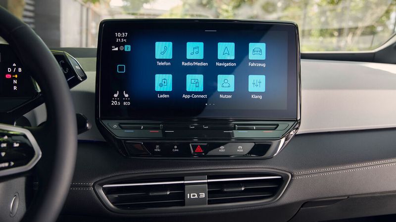 Ab sofort haben alle ID 3 einen Zwölf-Zoll-Bildschirm an Bord. (Bild: Volkswagen)