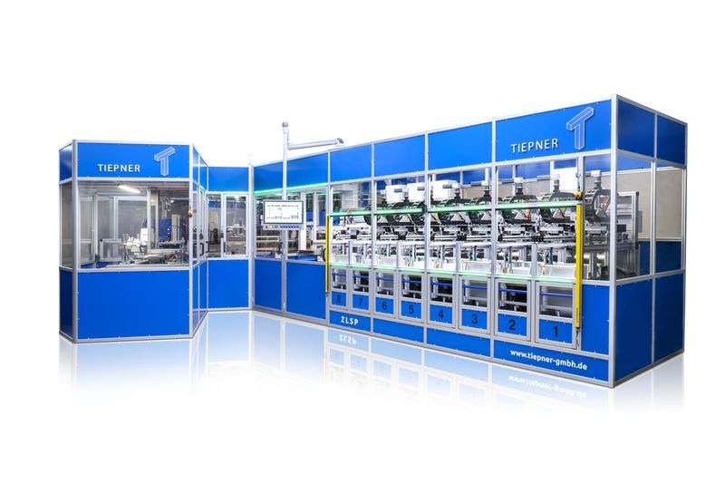 As a specialist in the production of plastic cards, Tiepner also designs and builds more complex systems that handle upstream process steps, such as the production of the layered material consisting of up to eight layers.   (Source: )