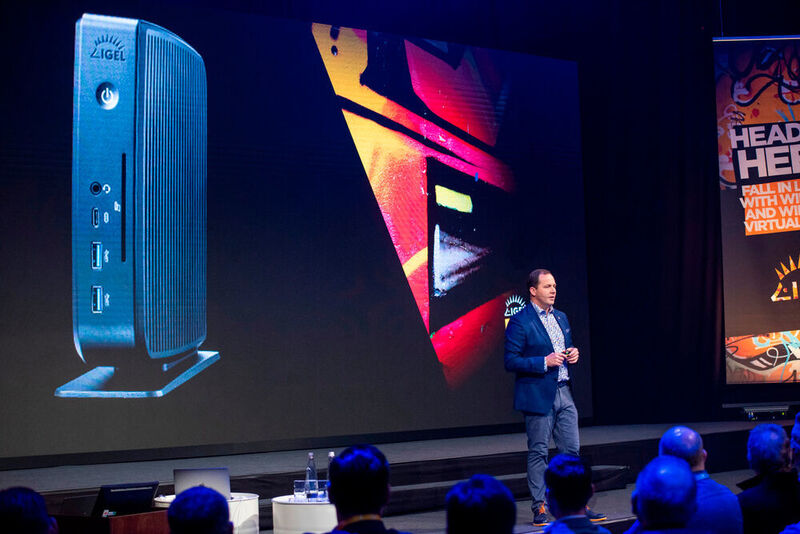 Jed Ayres, neuer CEO von Igel, präsentiert die neue Version des UD3, Universal Desktop Model 3, mit dem schnellen AMD-Ryzen-Prozessor. (Vibrant Media Productions, LLC )