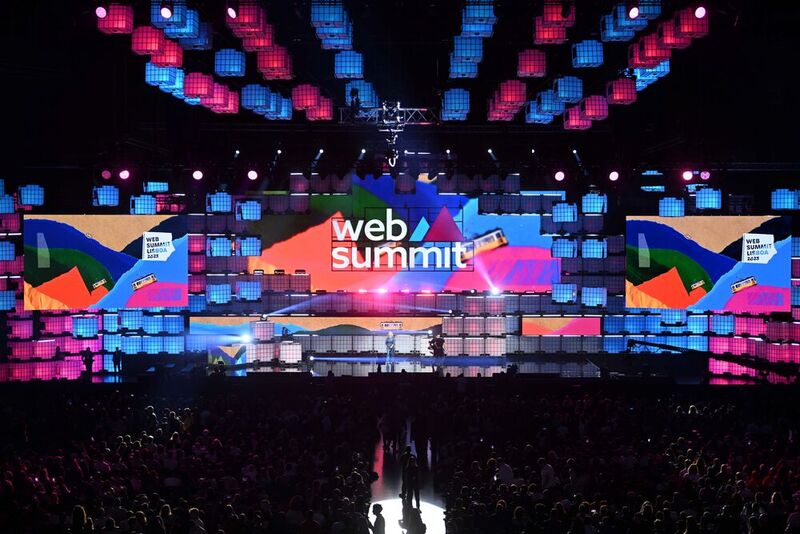 Auf der Hauptbühne am dritten Tag des Web Summit 2023 in der Altice Arena in Lissabon, Portugal. 