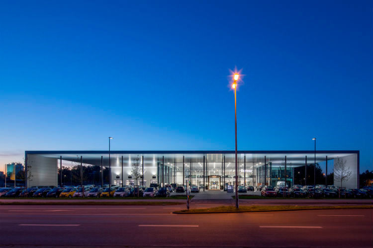 Nach dem Neubau der Firmenzentrale in Münster, dem Umbau des Standorts Osnabrück und der Übernahme der ehemaligen Mercedes-Niederlassung Ostwestfalen-Lippe präsentiert sich Beresa als innovativer und moderner Mobilitätsdienstleister. (Beresa)