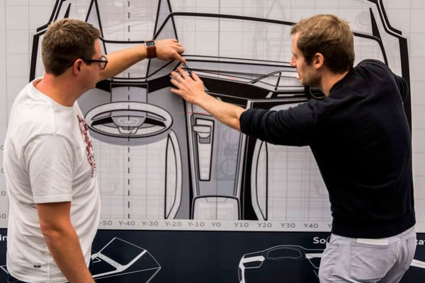Die Interieur-Designer bei Audi sind während des gesamten Entwicklungsprozesses vom Zeichenboard bis zur Serienproduktion eingebunden. (Audi)