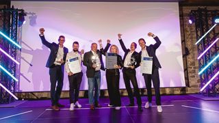 So gut wie kein anderer (in diesem Jahr) und zu Recht der Sieger in der Kategorie Service: das Team des Autohauses Sperber aus Bamberg beim Automotive Business Award 2024 (Bild: Stefan Bausewein)