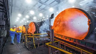 Die Testinstallation für die Pelletanlage ermögliche es, Rohstoffe schneller, effizienter und umweltfreundlicher zu testen, indem sie laut Hersteller zu Pellets („Murmeln“) verarbeitet werden, die für die Herstellung von Flüssigeisen benötigt werden. (Bild: John de Koning)