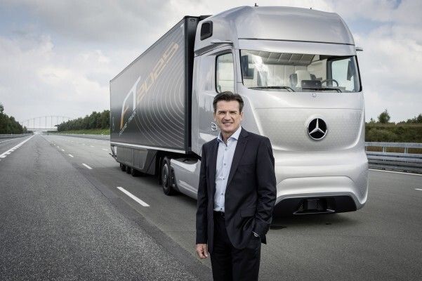 Der Mercedes-Benz Future Truck 2025: Weltpremiere der spektakulären Studie des Lkw von morgen – autonome Fahrt in eine faszinierende Zukunft (Bild: Mercedes-Benz)