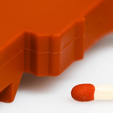 Eine Dichtung mit Nullfehler-Anspruch: Die 484 x 202 x 29 mm große LSR-Dichtung schützt empfindliche Elektronik in Wechselrichtern zuverlässig vor Feuchtigkeit. (Bild: Engel)