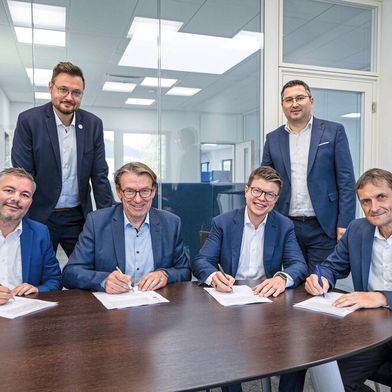 Programmierbare Oberflächen: Ziel der Partnerschaft zwischen SurFunction und Precitec ist es, funktionale Metaoberflächen als Standardwerkzeug der industriellen Fertigung zu etablieren. (Bild: SurFnction)