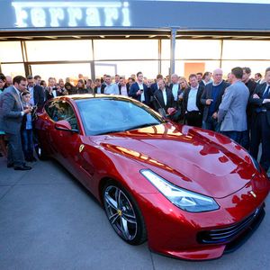 Zur Einweihungs-Party kamen rund 400 geladene Gäste.(Foto:  Maranello Motors)