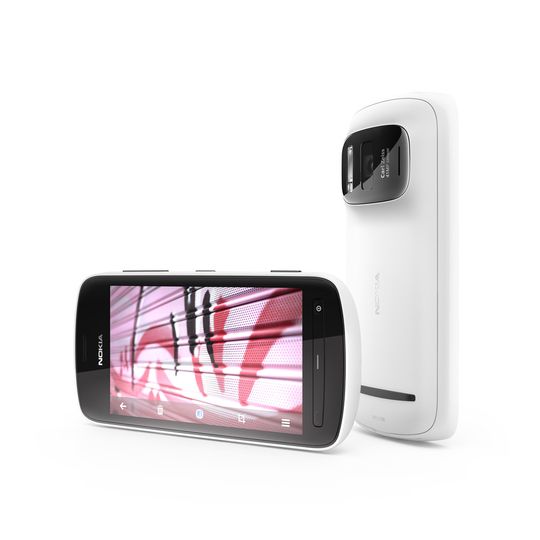 Nokia 808 PureView: Highlight des neuen Nokia-Smartphones ist die Kamera mit 41-Megapixel-Sensor(Bild:  Nokia)